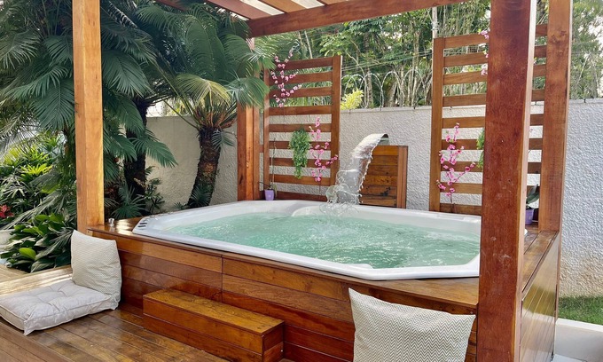 Balneario Praia do Pernambuco House | Beautiful villa with spa and pool 50 meters from the beach