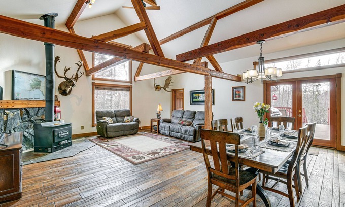 Wasilla House | Beautiful Wasilla Home Rental w/Deck & Gas Grill!