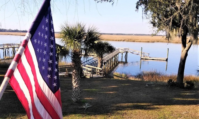 Saint Helena Island House | Beautiful Waterfront with Deep Water/Dock Float/Pier