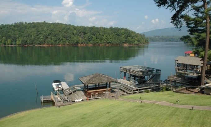 Forest Lake Heights House | Beautiful Water Front House at Lake James North Carolina