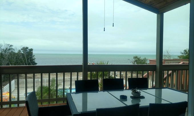 Marathon House | Beautiful Waterfront Gulf of America Great location.