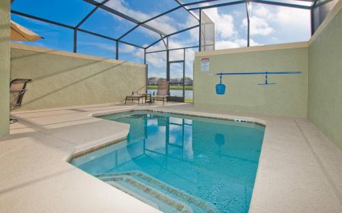 West Kissimmee House | Beautiful Waterfront Townhome Wsplashpool-3024