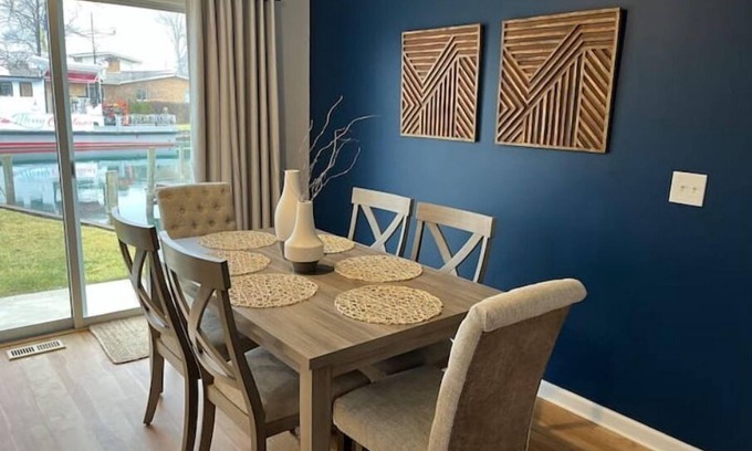 Algonac House | Beautiful waterfront vacation home -open & modern