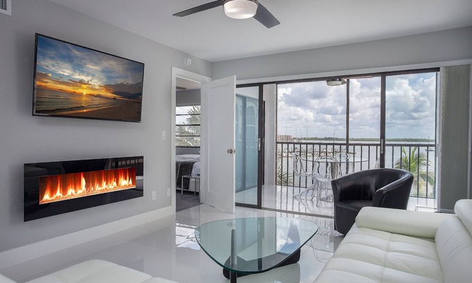 Marco Island Condo | BEAUTIFUL WATERVIEW-MODERN 2 BED - POOL, MARINA, NEAR BEACH