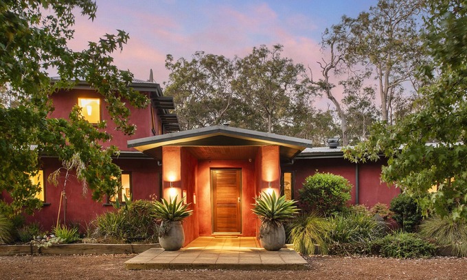 Burnside House | Beautiful, welcoming home in Margaret River half-way between town and beach.