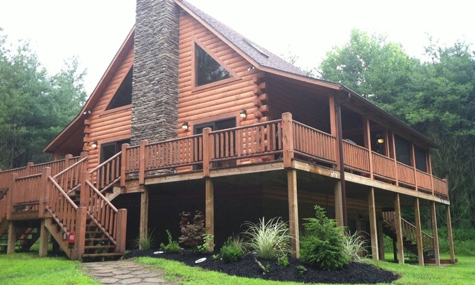 Laurelville Cabin | BEAUTIFUL Whiskey Creek close to Hocking attractions-try The Merlot too #1569333