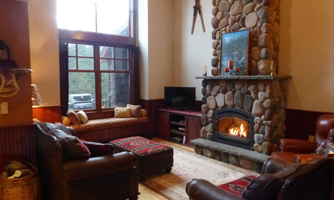 Lake Placid House | Beautiful Wooded Townhouse in Lake Placid