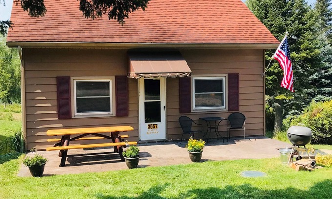 Spruce Cabin | Beautiful Year-Round Home on the South Shore of Hubbard Lake