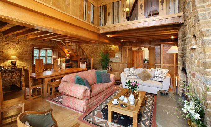 Sibford Gower Cottage | Beautifully crafted, open plan luxury near Great Tew