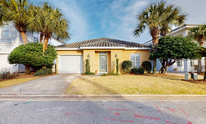 Emerald Waters Village House | Beautifully decorated home w/screened porch & shared pool - walk to beach