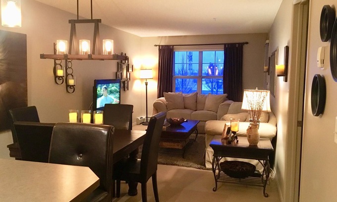 Southwest Edmonton Condo | Beautifully decorated and sparkling condo in southwest Edmonton
