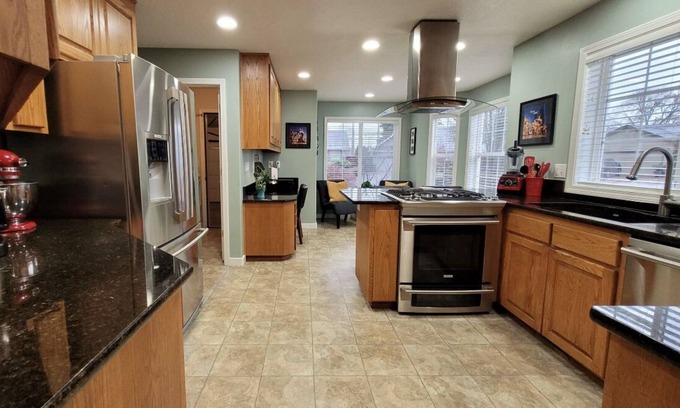 Eugene House | Beautifully Furnished!