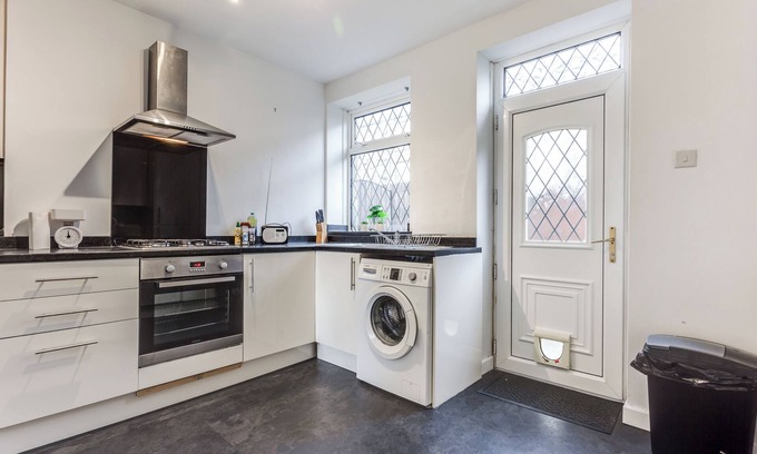 Stanley House | Beautifully Presented, Newly Furbished Victorian Terraced House That Sleeps 6