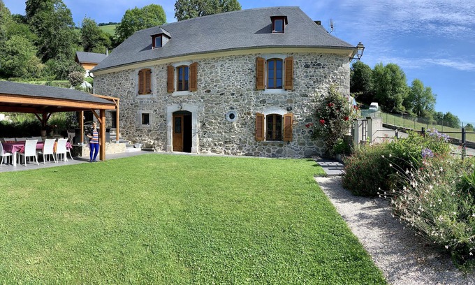 Arras-en-Lavedan House | Beautifully renovated 18th century house