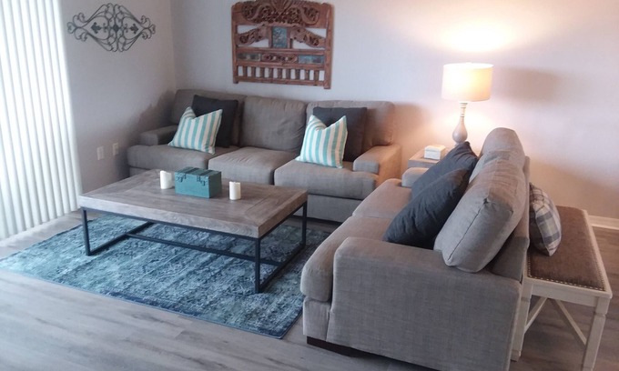 New Smyrna Beach Condo | Beautifully redecorated 2 bedroom condo in quiet section of town
