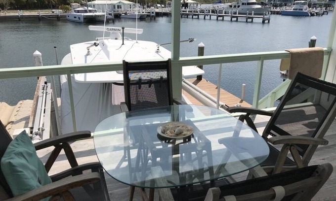 Berry Islands House | Beautifully remodeled “Over the water” Townhouse suite!