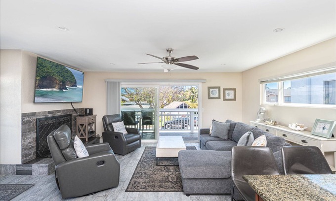 Santa Ana Heights Condo | Beautifully Remodeled Upstairs Beach House w/Roof-top Deck (& Ocean View!)