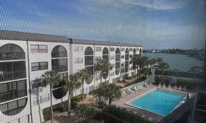 Marco Island Condo | Beautifully remodeled top floor Condo.just what you were looking for !