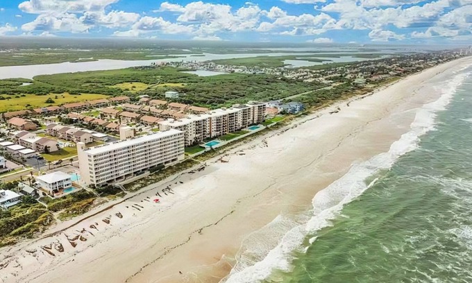 Ponce Inlet Condo | Beautifully remodeled waterfront condo w/a shared pool & beach view