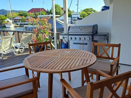 Jolly Harbour House | Beautifully renovated villa close to the beach