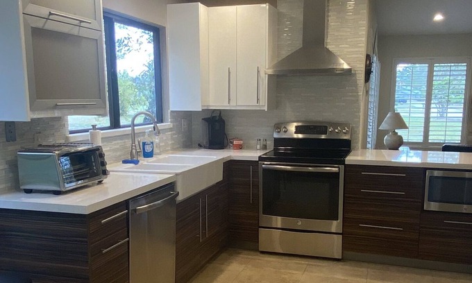 Fly In Spruce Creek House | Beautifully Renovated - Golf Views - Loads of Amenities - Minimum Stay Required