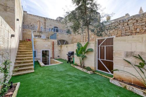 Sliema House | Beautifully Renovated 3BR Sliema Townhouse