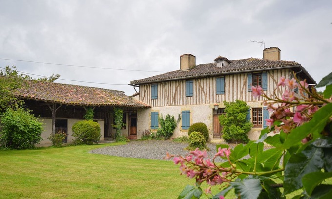 Gaujan Villa | Beautifully renovated and authentic Gascogne villa with private pool.