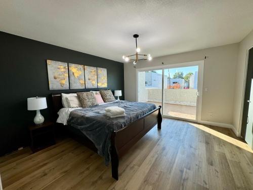 Sunset Apartment | beautifully renovated townhouse