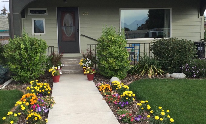 Enterprise House | Beautifully renovated 1920's Bungalow with a large fenced yard in Enterprise, OR