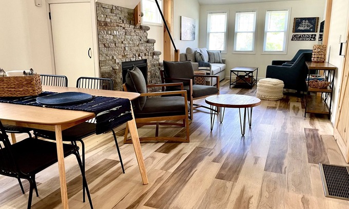 Lakewood Cottage | Beautifully renovated cottage - steps to lake and pet-friendly!