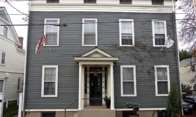 Hudson House | Beautifully Restored Multi-Family House in Downtown Hudson, NY - Sleeps 16+