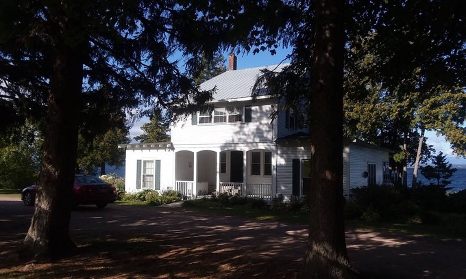 Grand Isle Other | Beautifully Restored Farmhouse On Lake Champlain