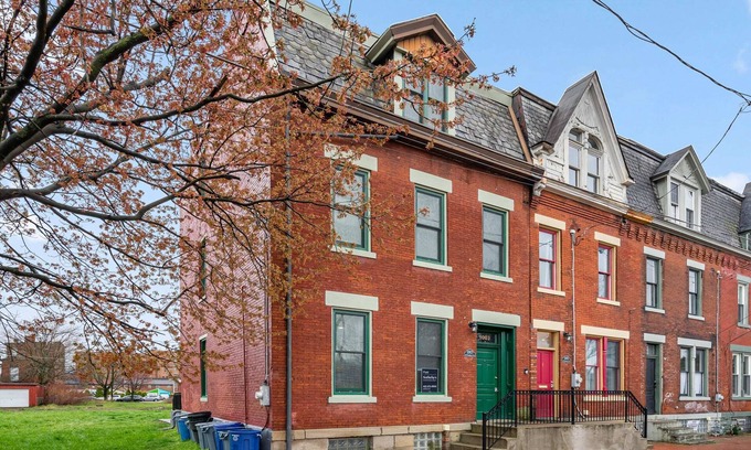 Manchester House | Beautifully Restored and huge townhouse, sleeps 14