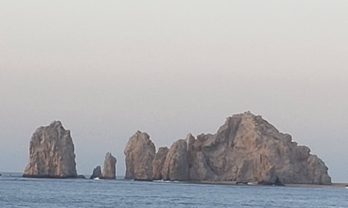 Los Cabos Condo | Beautifully updated apartment-like condo with roof top pool! (24/7 security)
