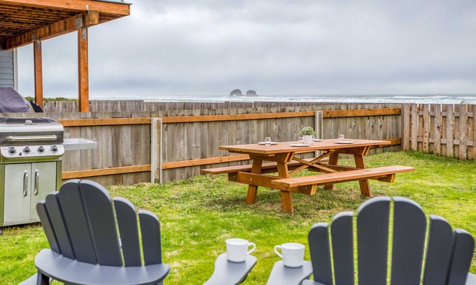 Rockaway Beach House | Beautifully Updated Oceanfront Cottage with a Hot Tub in Downtown, Beach Access!