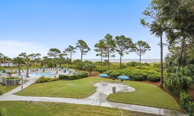 Hilton Head Island Condo | Beautifully Appointed and Newly Renovated Ocean-front Villa - Heated Pool