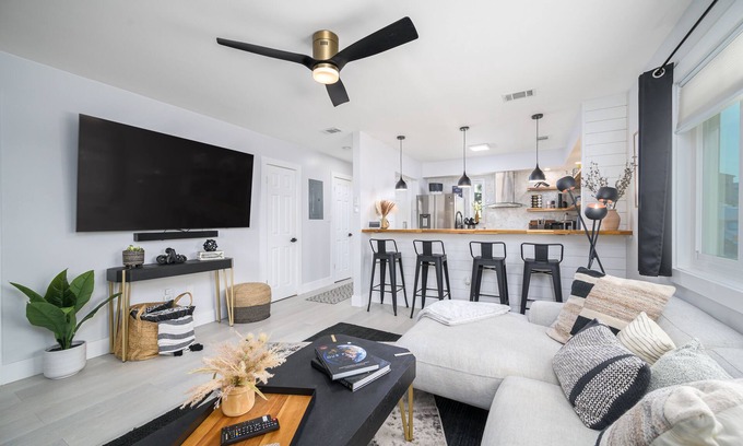 Fort Walton Beach House | Beauty & The Beach near Gulf Beaches & Bay