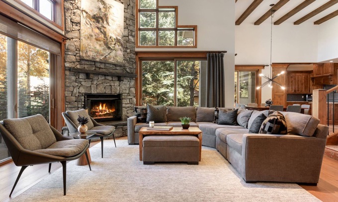 Edwards House | Beaver Creek Gem - Hiking, Biking, & Golf - Private Hot Tub, Gorgeous Views, On Call Shuttle