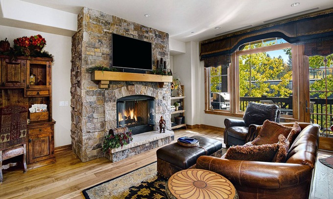 Avon Condo | Beaver Creek Landing 206 | 3BR Ski-In/Ski-Out | Summer AC, Pool and Hot Tubs