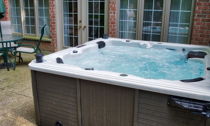 Grand Bend Cottage | Beaver Dam Luxury Cottage: Large Beautiful Cottage, Hot Tub Included!