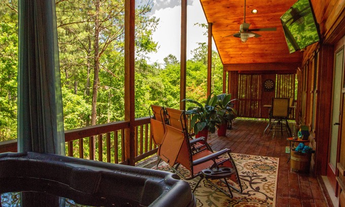 Broken Bow Cabin | Beavers Bend State Park entrance 259A , Southern Hill Addition; Wood Knot Cabin