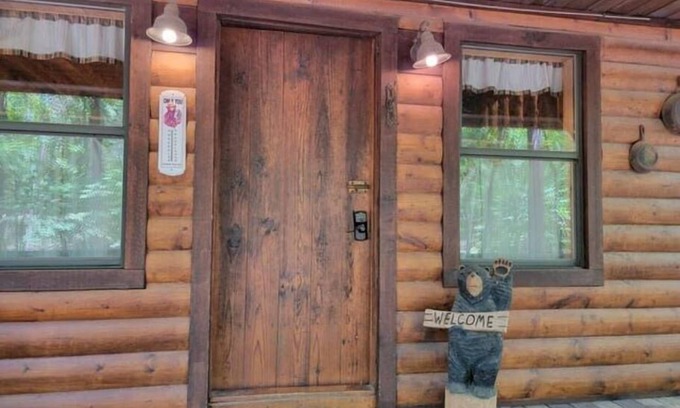 Broken Bow Cabin | Beavers Hideaway: Sleeps 6