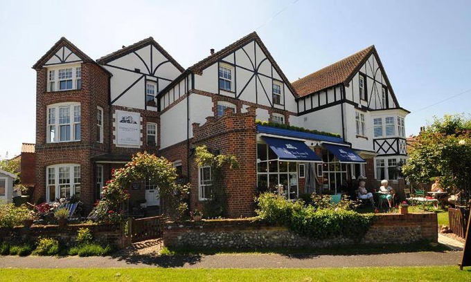 West Runton Bed & Breakfast | Bed and breakfast ∙ 2 guests