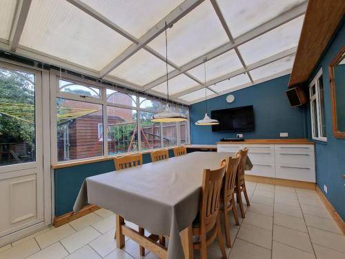 Crawley Bed & Breakfast | Bed and breakfast ∙ 6 bedrooms ∙ 12 guests