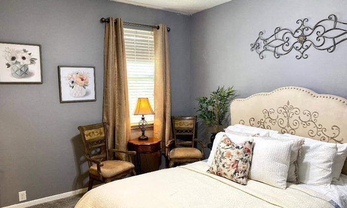 Pinehurst Of Atascocita Bed & Breakfast | BED AND BREAKFAST 77346....20 MINUTES FROM IAH AIRPORT!