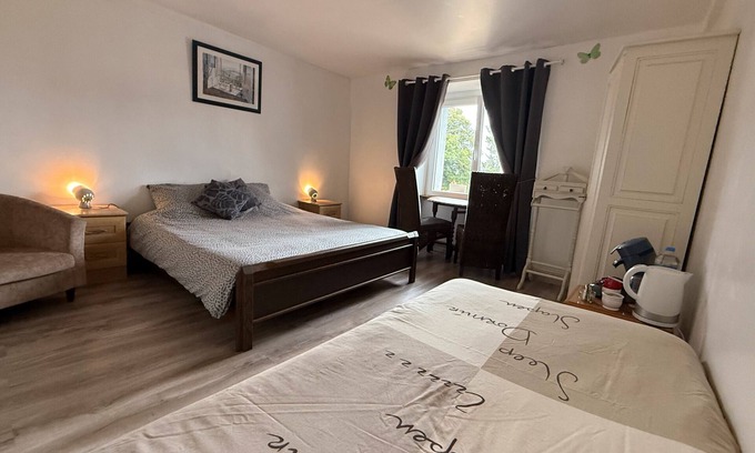 Champsac House | Bed and Breakfast 'Chambre 3 Et 4' with Lake View, Shared Pool and Shared Garden