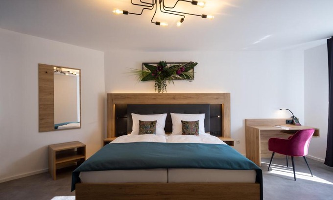 Triefenstein Bed & Breakfast | Bed and Breakfast - Homburg am Main