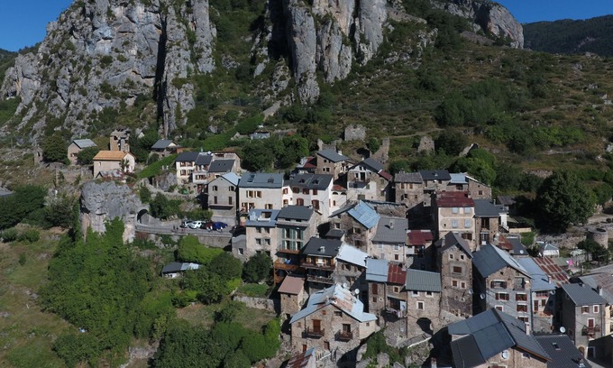 Roubion House | Bed and Breakfast in a village perched in the heart of the Mercantour Park