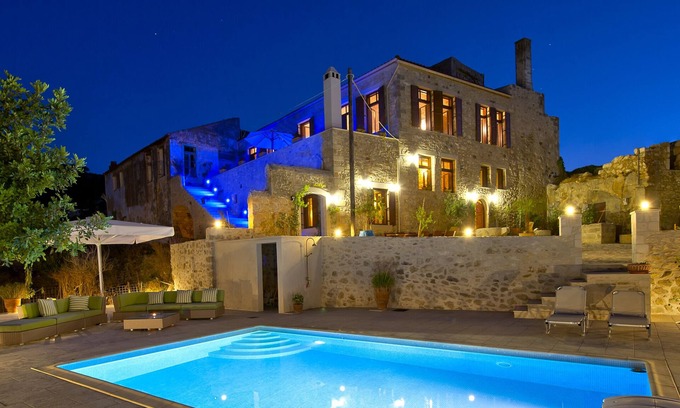 Maroulas House | Bed and breakfast in historic Venetian mansion