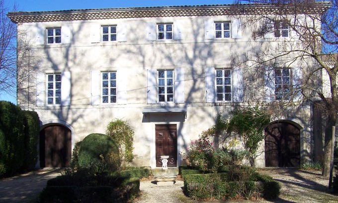 Charols House | Bed and Breakfast Miel